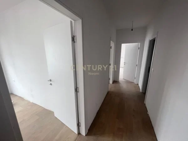 Tirane, shitet apartament 3+1 Kati 6, 190 m² 339.000 € (kodra e diellit)
