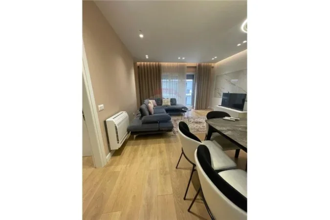 Tirane, jepet me qera apartament 2+1 Kati 1, 750 € (Rruga e Dibres)