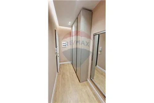 Tirane, jepet me qera apartament 2+1 Kati 1, 750 € (Rruga e Dibres)
