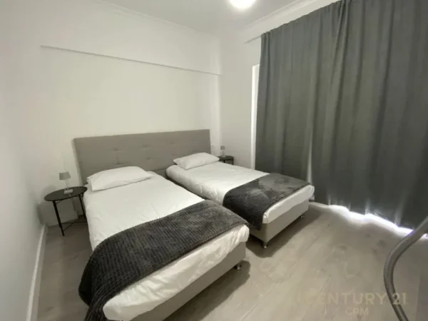 Tirane, jepet me qera apartament 2+1 Kati 9, 92 m² 900 € (komuna e parisit)