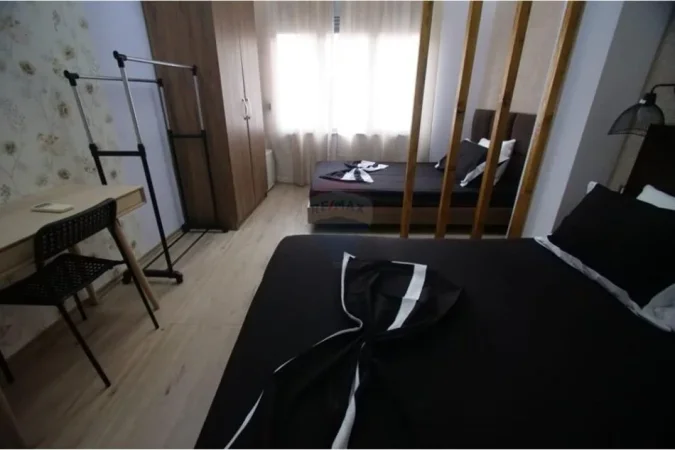 Tirane, jepet me qera 1+1+Ballkon Kati 3, 65 m² 600 € (Rruga e Barrikadave)