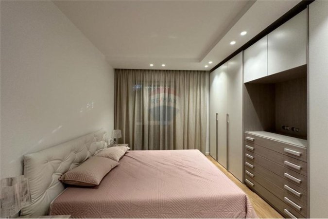 Tirane, jepet me qera apartament 2+1 Kati 2, 100 m² 1.000 € (Tegu)