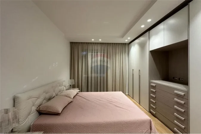 Tirane, jepet me qera apartament 2+1 Kati 2, 100 m² 1.000 € (Tegu)