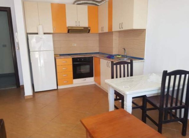 Tirane, jepet me qera apartament 1+1+BLK Kati 4, 60 m² 450 Euro (Kika 2)