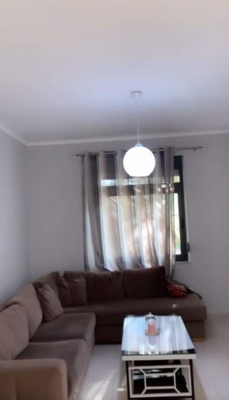 Tirane, jepet me qera apartament 1+1+BLK Kati 4, 65 m² 420 Euro (Myslym Shyr)