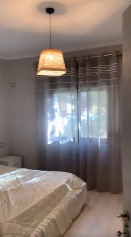 Tirane, jepet me qera apartament 1+1+BLK Kati 4, 65 m² 420 Euro (Myslym Shyr)