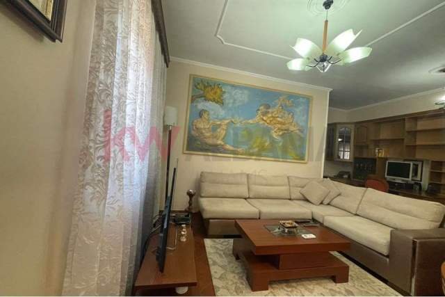 Tirane, jepet me qera apartament 1+1 Kati 2, 64 m² 430 Euro