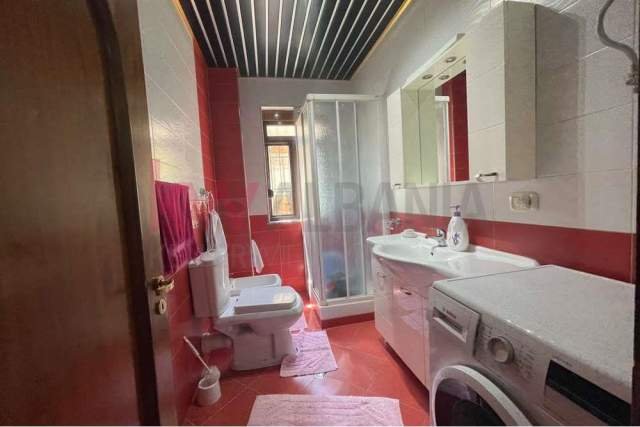 Tirane, jepet me qera apartament 1+1 Kati 2, 64 m² 430 Euro