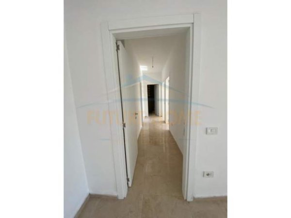 Tirane, shitet apartament 2+1 130 m² 273.000 Euro (Rruga e Durresit)