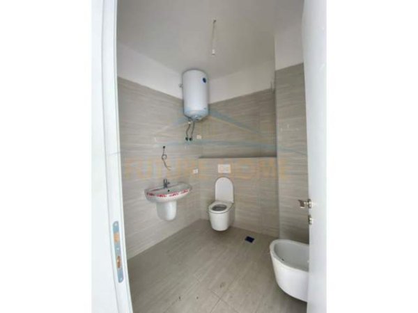 Tirane, shitet apartament 2+1 Kati 2, 162 m² 309.120 Euro (Rruga e Durresit)