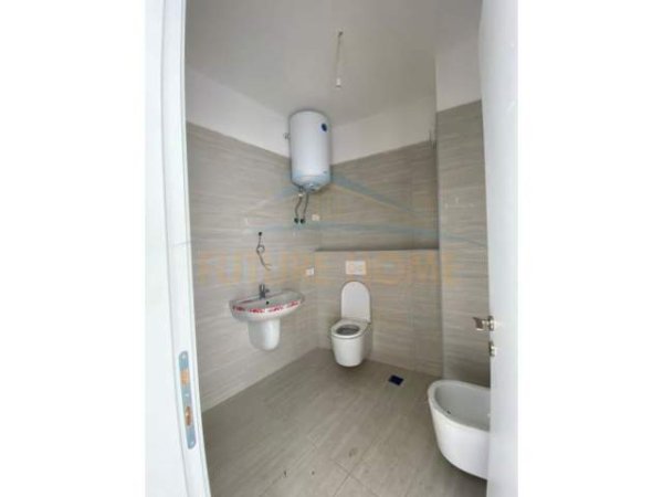 Tirane, shitet apartament 2+1 130 m² 273.000 Euro (Rruga e Durresit)