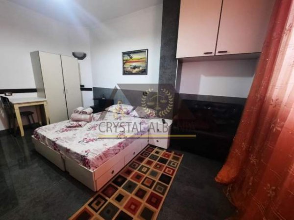Tirane, jepet me qera garsonier Kati 2, 350 Euro (Rruga 5 Maji)