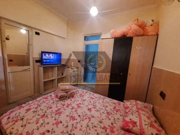 Tirane, jepet me qera apartament 1+1 Kati 2, 49 m² 370 Euro (Rruga 5 Maji)