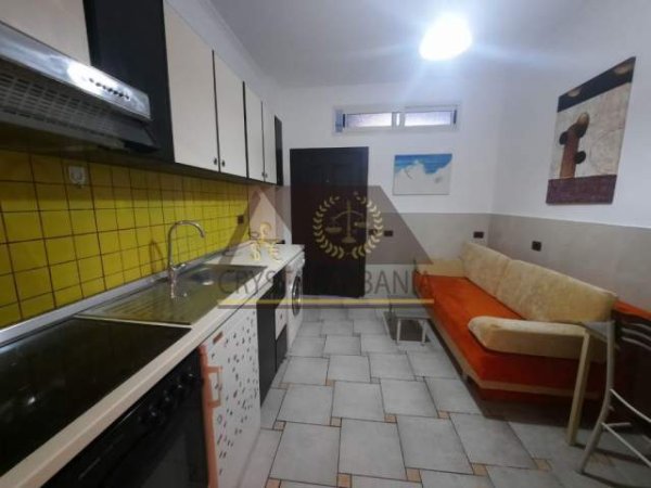 Tirane, jepet me qera apartament 1+1 Kati 2, 49 m² 370 Euro (Rruga 5 Maji)