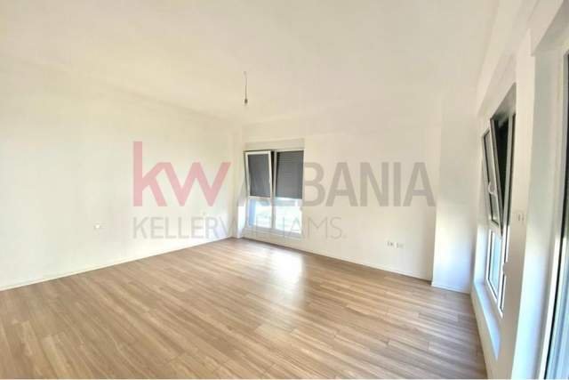 jepet me qera apartament 1+1 Kati 2, 90 m² 500 Euro (Rruga e Kavajes/21 Dhjetori)