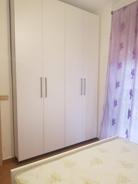 Tirane, jepet me qera apartament 1+1+BLK Kati 4, 60 m² 450 Euro (Kika 2)