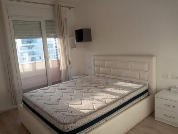 Apartament 2+1 me qira, prane 21 Dhjetorit, Kompleksi Kontakt, Tirane