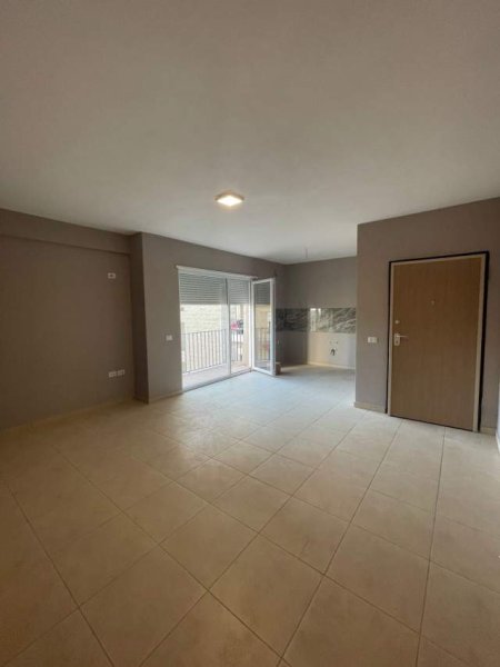 Tirane, shitet apartament 2+1+BLK Kati 4, 89 m² 111.000 Euro (Rruga Dibres)