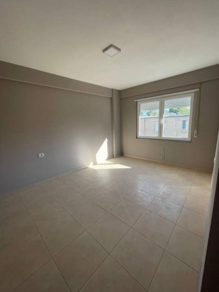 Tirane, shitet apartament 2+1+BLK Kati 4, 89 m² 111.000 Euro (Rruga Dibres)
