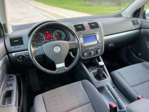 shes Volkswagen VW GOLF 5 - 1.9 NAFTE - KLIMA - 2007