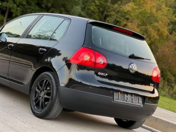 shes Volkswagen VW GOLF 5 - 1.9 NAFTE - KLIMA - 2007