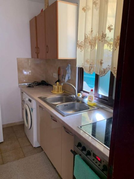 Tirane, jepet me qera apartament 1+1+BLK Kati 1, 50 m² 350 Euro (Myslym Shyr)