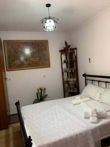 Tirane, jepet me qera apartament 1+1+BLK Kati 1, 50 m² 350 Euro (Myslym Shyr)