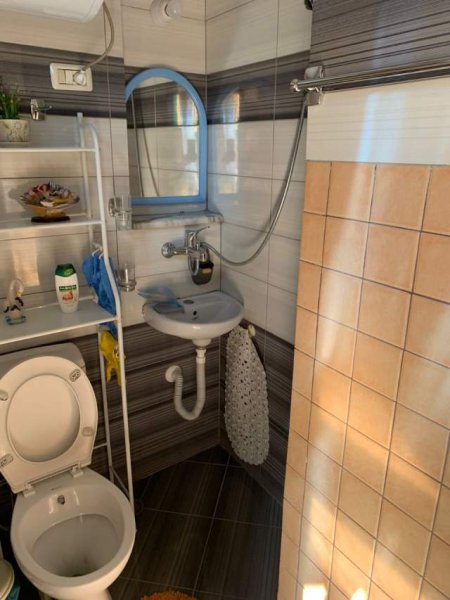 Tirane, jepet me qera apartament 1+1+BLK Kati 1, 50 m² 350 Euro (Myslym Shyr)