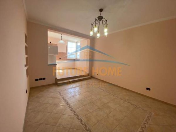 Durres, shitet apartament 2+1 Kati 4, 110 m² 110.000 Euro (Muzeu Deshmoreve)
