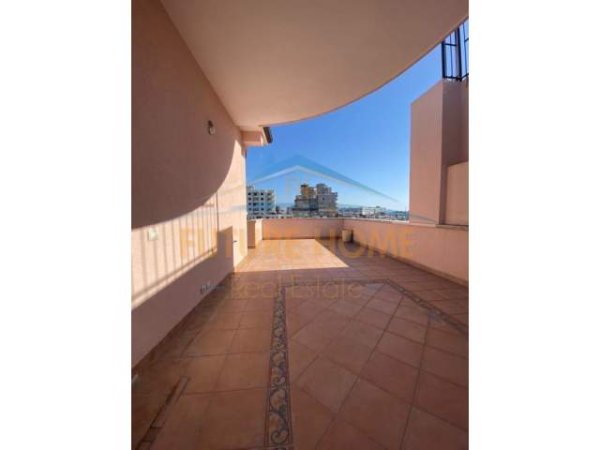 Durres, shitet apartament 2+1+BLK Kati 5, 180 m² 180.000 Euro (Muzeu Deshmoreve)