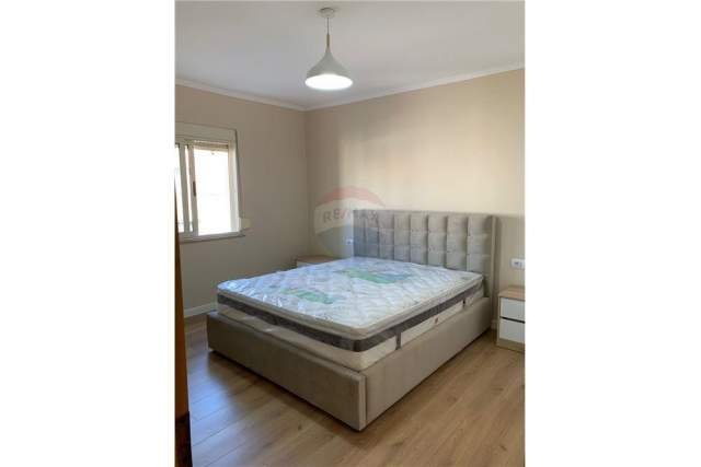 Tirane, jepet me qera apartament 2+1+A+BLK Kati 4, 70 m² 600 Euro (Qender)