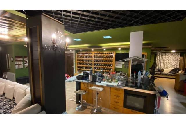 Tirane, jepet me qera apartament 2+1 230 m² 1.000 Euro (laprake)