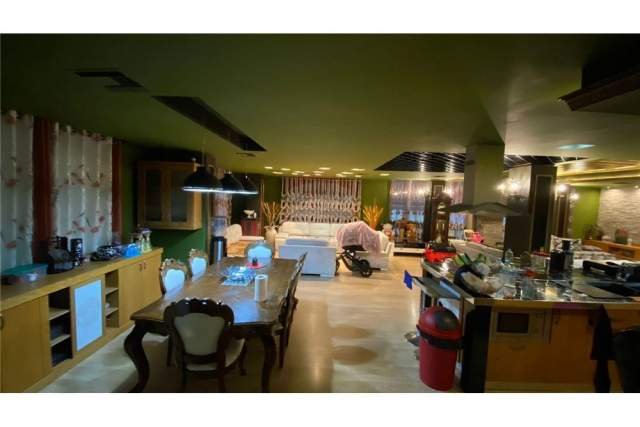 Tirane, jepet me qera apartament 2+1 230 m² 1.000 Euro (laprake)