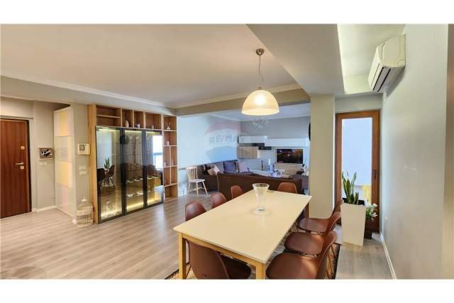 Tirane, jepet me qera apartament 2+1 Kati 7, 123 m² 1.200 Euro (BLLOK)