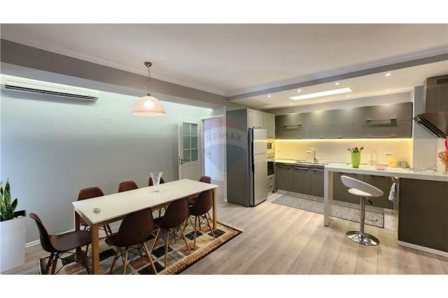 Tirane, jepet me qera apartament 2+1 Kati 7, 123 m² 1.200 Euro (BLLOK)