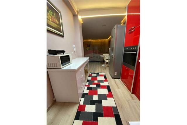 Tirane, jepet me qera apartament 1+1 75 m² 600 Euro (myslym shyr)