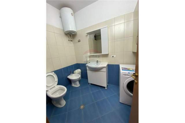 Tirane, jepet me qera apartament 1+1 75 m² 600 Euro (myslym shyr)