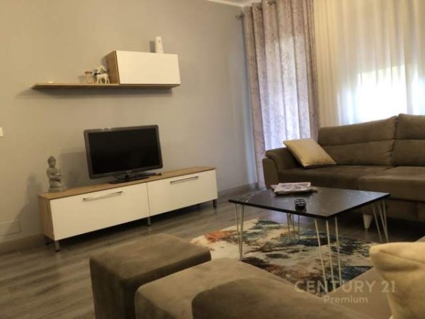 Tirane, jap me qera apartament 2+1+BLK Kati 3, 96 m² 500 Euro (k botanik)