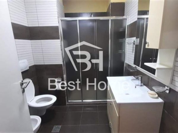 Tirane, jepet me qera apartament 2+1+BLK Kati 3, 90 m² 690 Euro (21-Dhjetori, Kompleksi Kontakt)