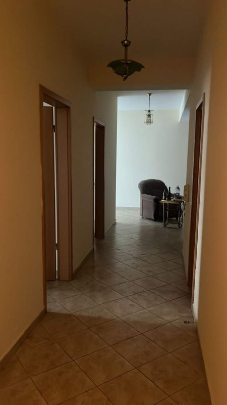 Tirane, shes apartament 2+1+A+BLK Kati 3, 1.300 Euro (Rruga e Kavajes)