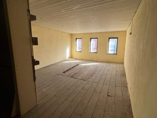 Korce, shitet ambjent biznesi Kati 2, 191 m² 165.000 Euro (Pazari i Vjeter, Korce)