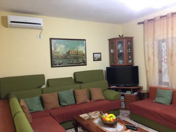 Tirane, shitet shtepi 2 Katshe Kati 2, 220.000 Euro (Rruga Njazi Meka Tirane)