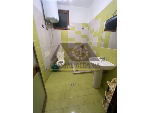 Tirane, jepet me qera apartament 1+1 Kati 4, 60 m² 300 Leke (Rruga  "5 maj ")