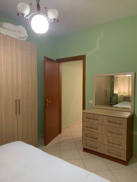 Tirane, jepet me qera apartament 1+1 Kati 1, 62 m² 300 Euro (Liqeni thate)