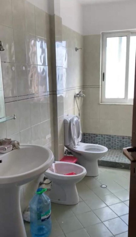 Tirane, jepet me qera apartament 1+1+BLK Kati 9, 62 m² 350 Euro (rruga Durresit)
