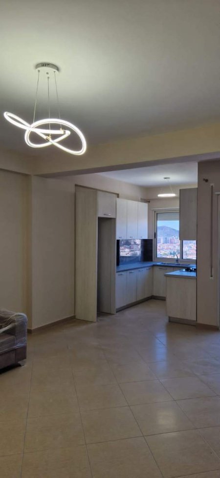 Tirane, shitet apartament 2+1+BLK Kati 7, 110 m² 85.000 Euro (Rruga e Kavajes)