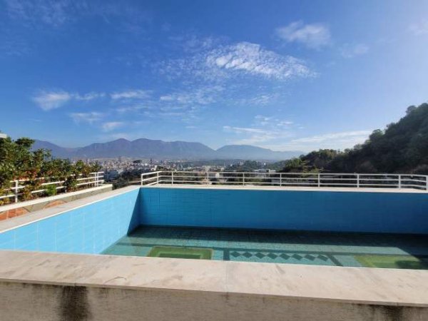 Tirane, jepet me qera Vile 4+1 Kati 3, 300 m² 1.700 Euro (kodra e diellit 2)