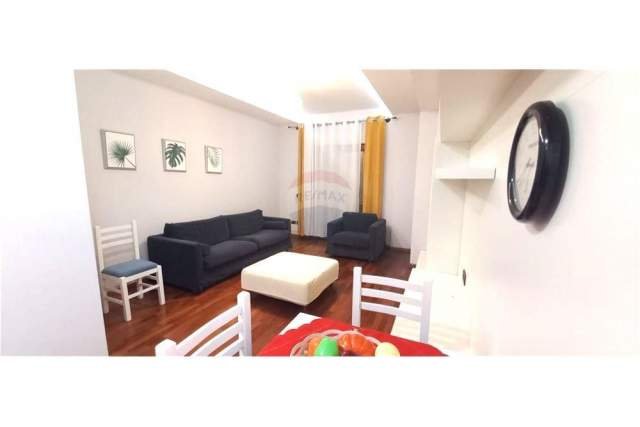 Tirane, jepet me qera apartament 1+1 Kati 7, 83 m² 500 Euro (Rruga e Kavajes)