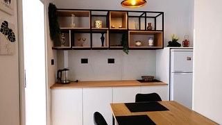 Jepet apartament 1+1 me qira, i cili ka një vendodhje shumë të mirë tek 21 Dhjetori,
