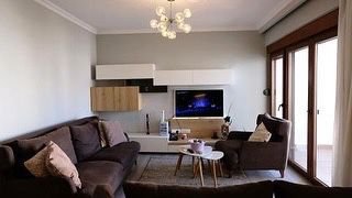 Apartamenti 2+1 për qira, ndodhet në një nga zonat më të preferuara për të jetuar, i cili ka një vendodhje strategjike, ne zonen e Bllokut,